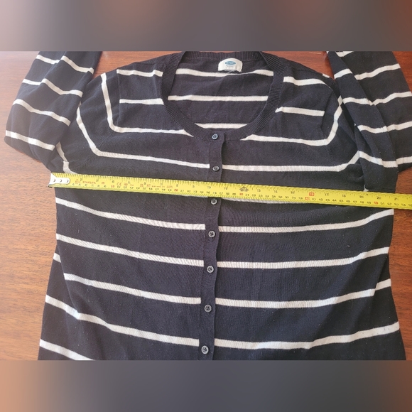 Old Navy womans striped cardigan. Size large - Picture 4 of 4